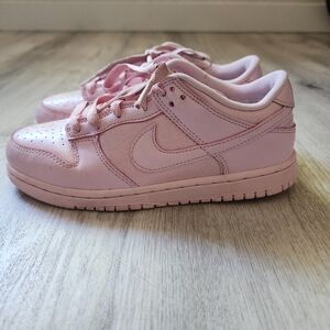 BABY PINK NIKES